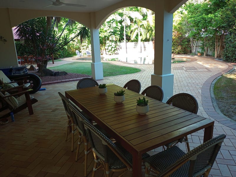 Your private resort close to 18