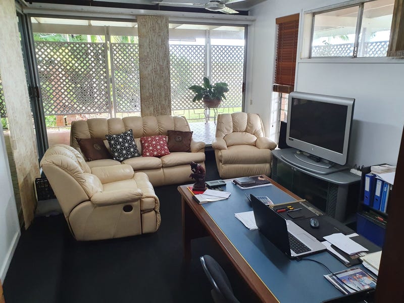 HINCHINBROOK  – FISHING, BOATING,ENTERTAINING,GARDENING 7