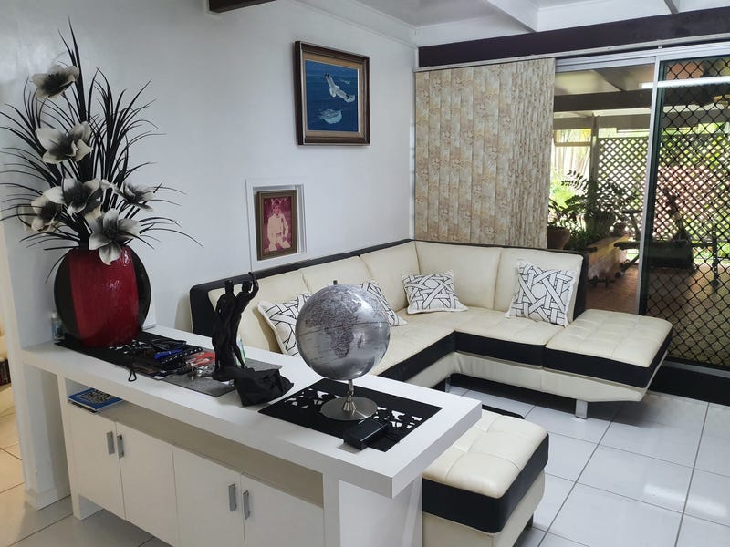HINCHINBROOK  – FISHING, BOATING,ENTERTAINING,GARDENING 8