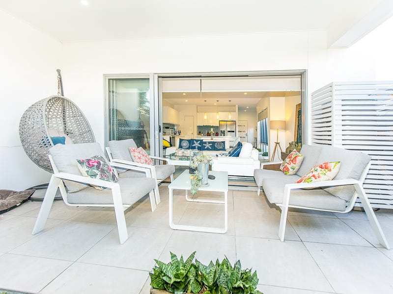 SUPERB DUPLEX, WALK TO NOBBY 3