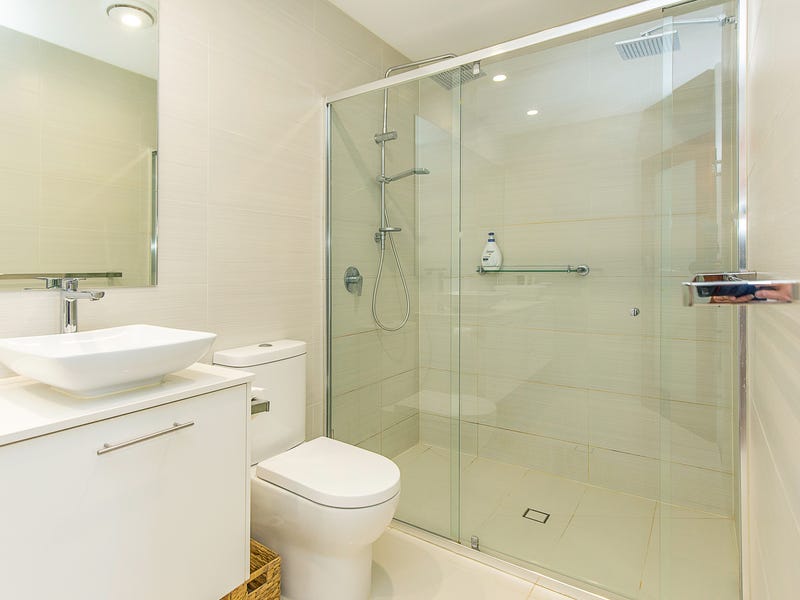 SUPERB DUPLEX, WALK TO NOBBY 11