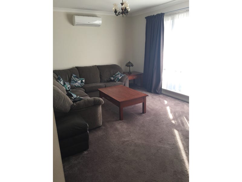 lovely family home in beachside 2