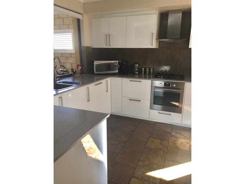 lovely family home in beachside 4