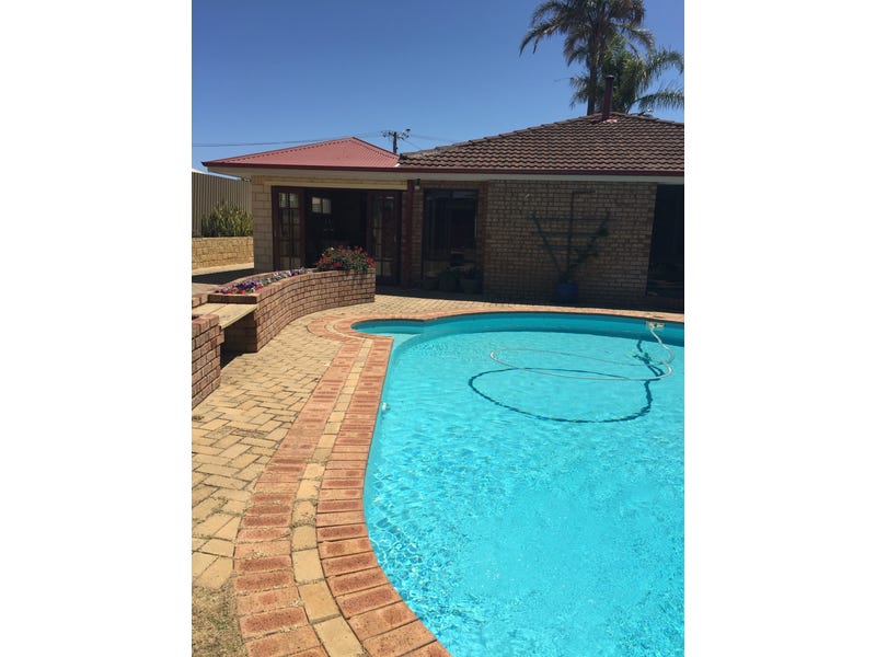lovely family home in beachside 22