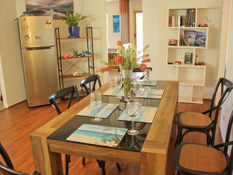 GREAT LOCATION BEACHSIDE HOME LARGE 4