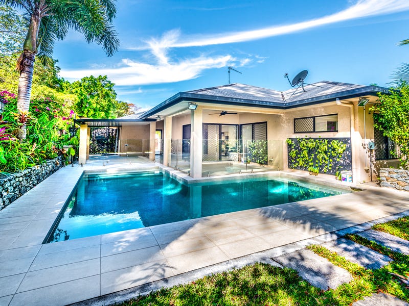 Best buy at the best of the Northern Beaches.  Priced to SELL