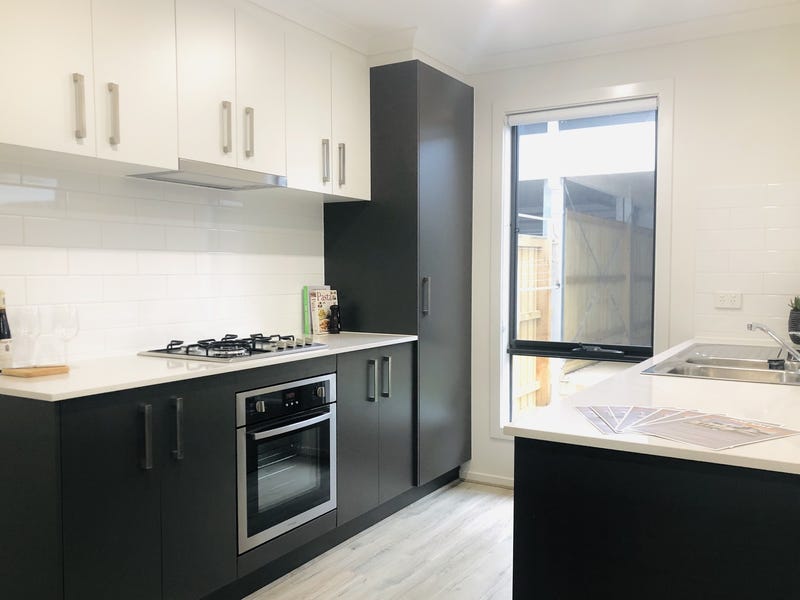 BRAND NEW 3 BEDROOM TOWNHOUSE 7