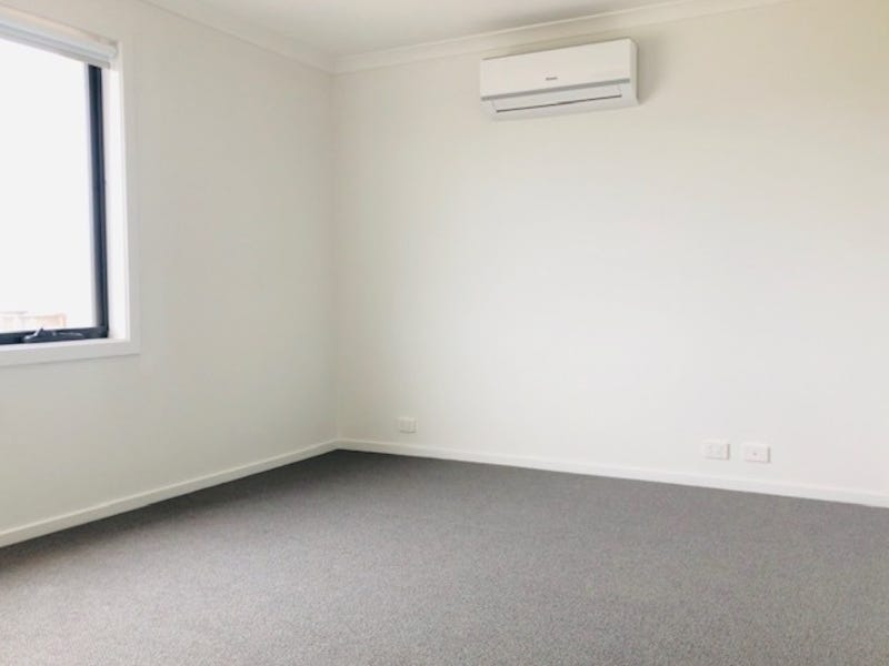 BRAND NEW 3 BEDROOM TOWNHOUSE 8