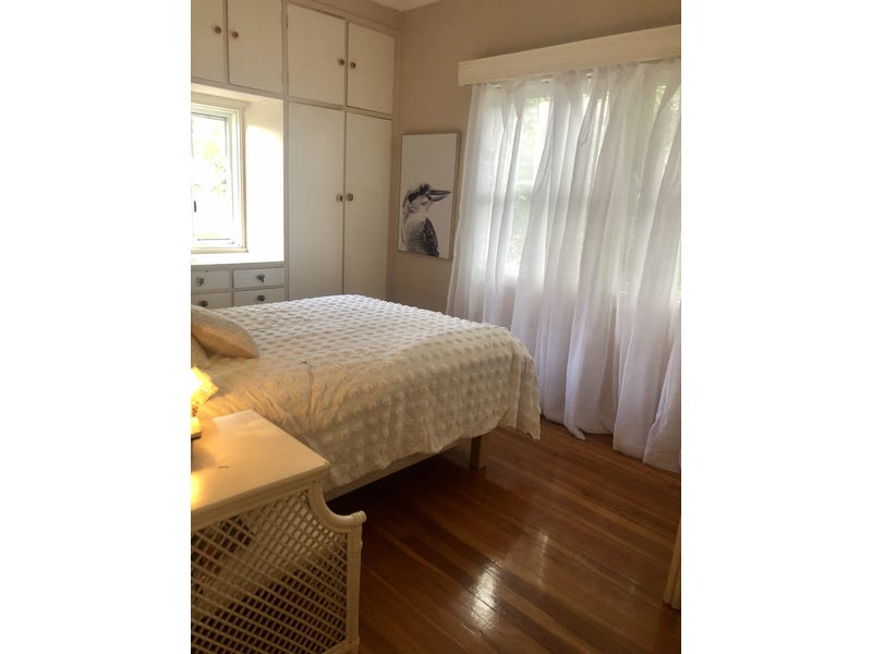 Charming 1950s high-set home 3