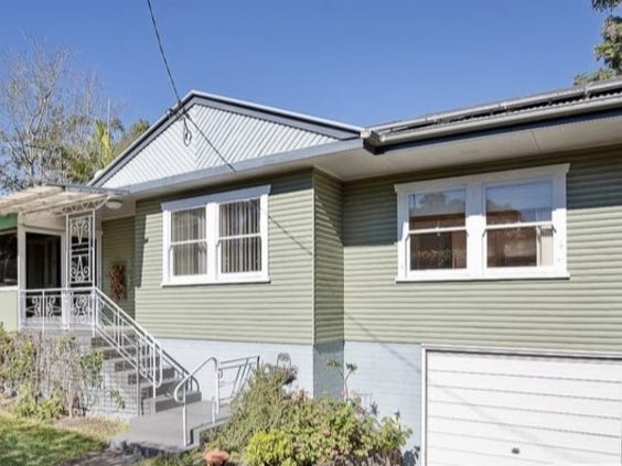 Charming 1950s high-set home 4