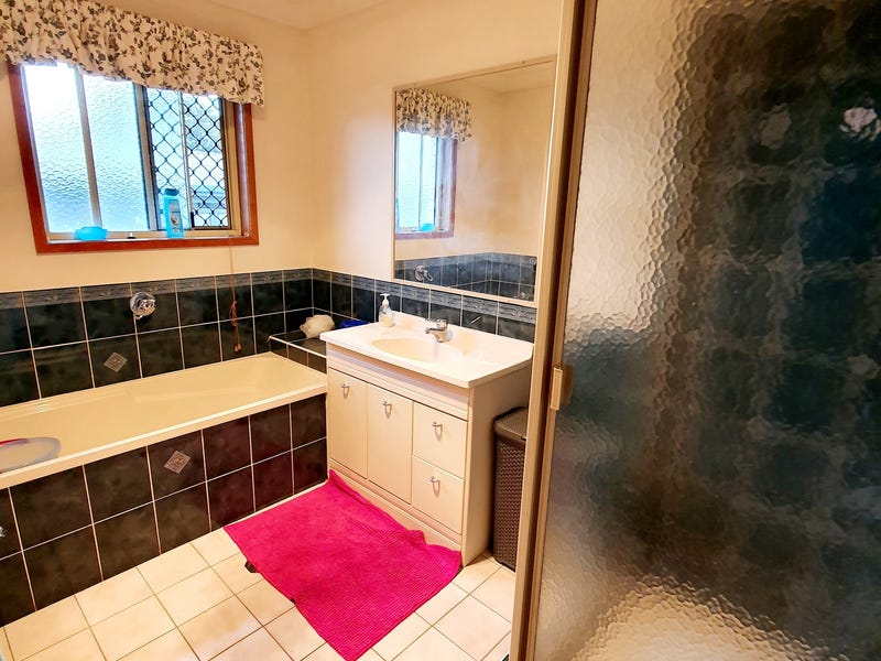 Excellent Family Home 9