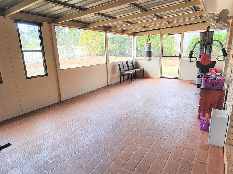 Excellent Family Home 11