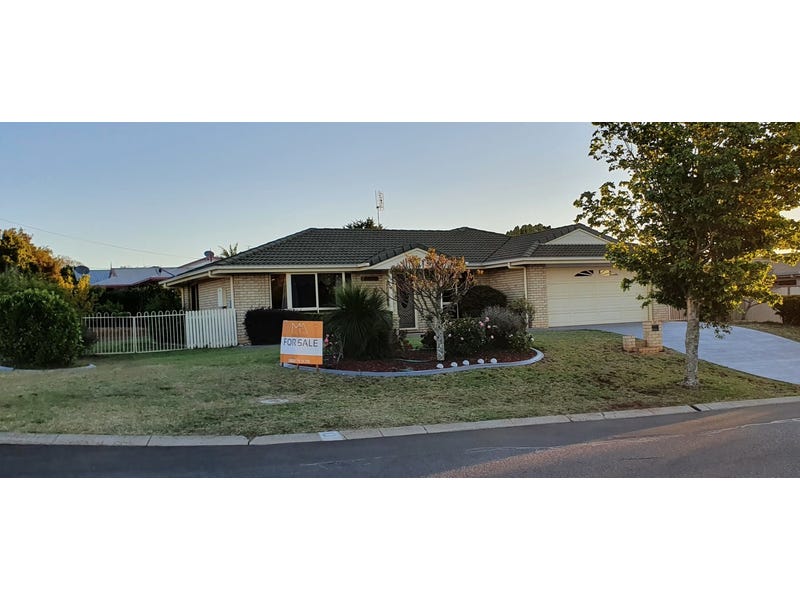 Excellent Family Home 15