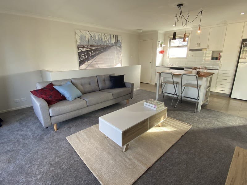 Beautifully furnished Inner North townhouse with views of Mount Majura