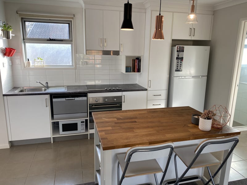 Beautifully furnished Inner North townhouse 4