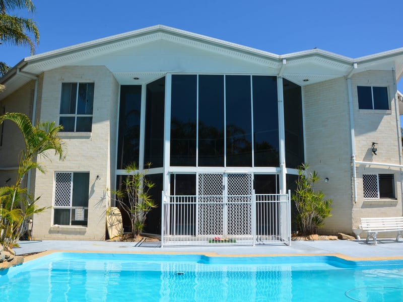 9 rooms 5.5 ensuites 3 3