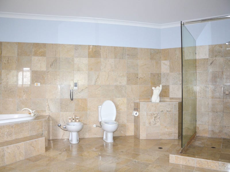 9 rooms 5.5 ensuites 3 9