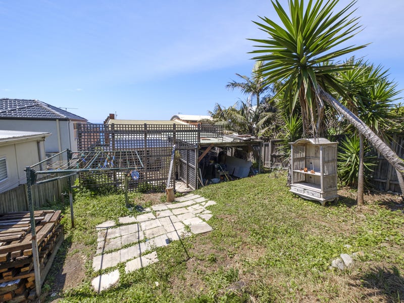 RARE FRESHWATER OCEANFRONT. COMMANDING HEADLAND 13