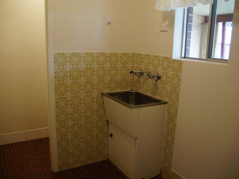 SOLID AFFORDABLE HOME 10
