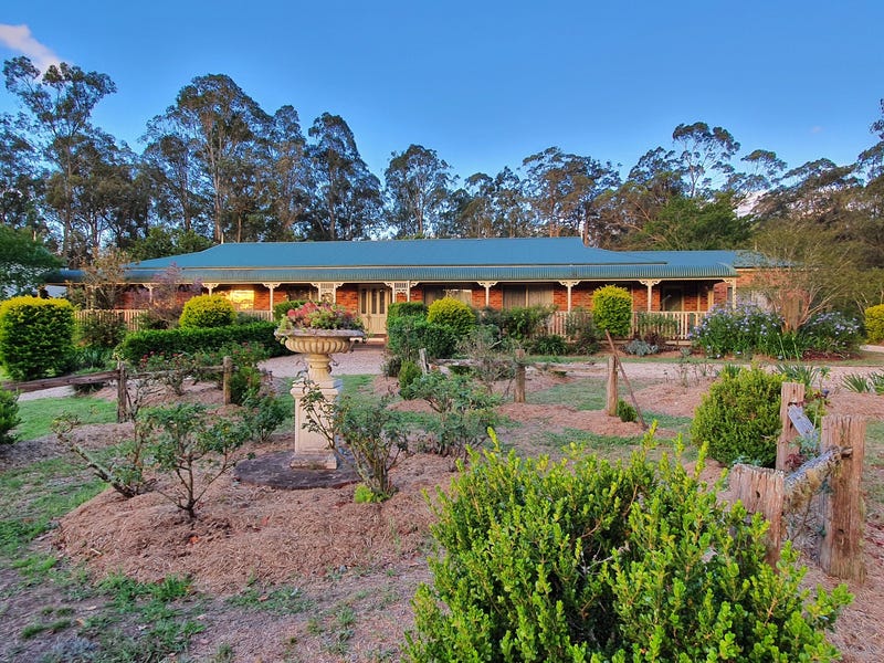 Horse Lovers and Gardener’s Paradise
