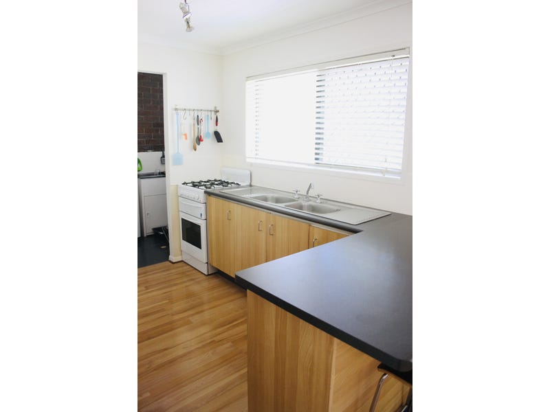 Tudor Pine Villas, U27/190-192 Ewing 4