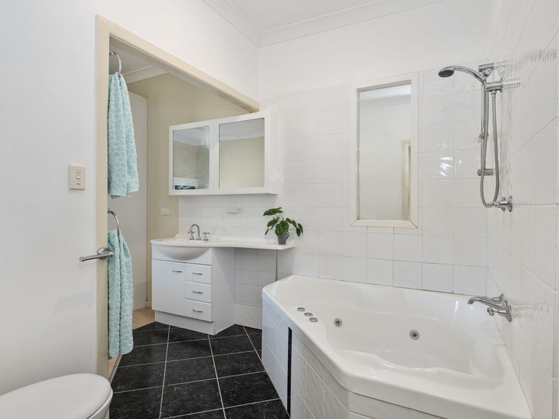 Spacious Family Home in Prime 10