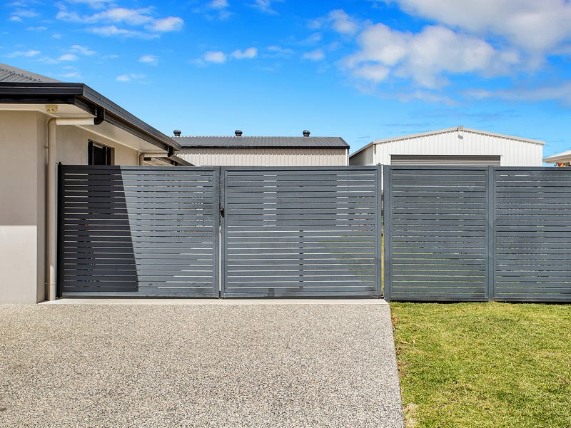 Executive home with massive shed! 20