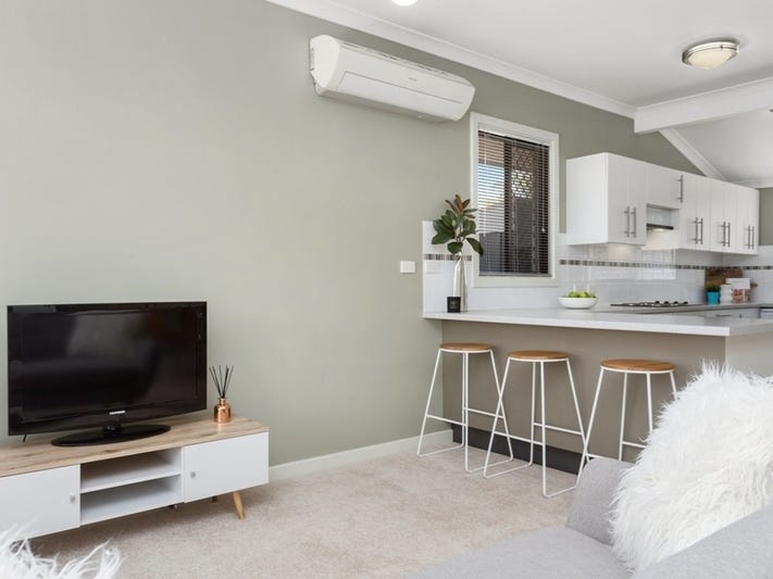 UNDER OFFER 7