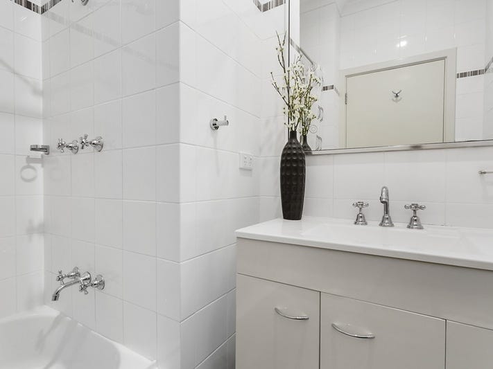 UNDER OFFER 20