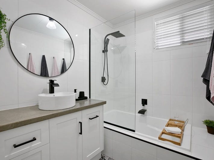 Completely Renovated Queenslander in Gympie 9