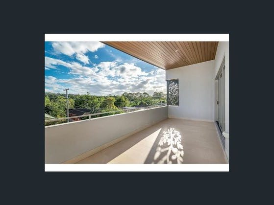 Luxurious Two Bedroom Apartment 3