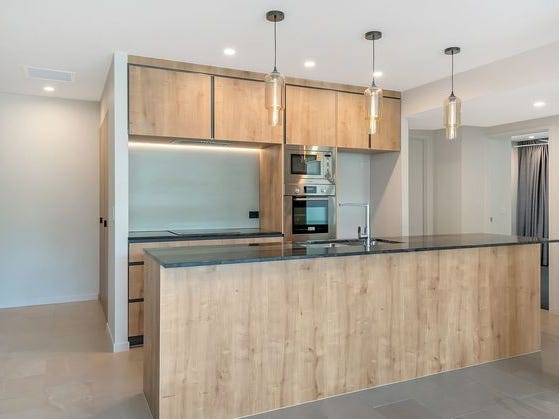 Luxurious Two Bedroom Apartment 4