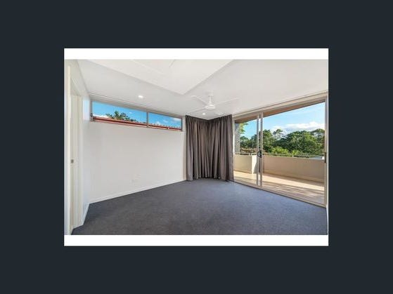 Luxurious Two Bedroom Apartment 5