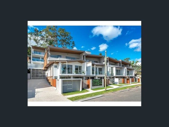 Luxurious Two Bedroom Apartment 7