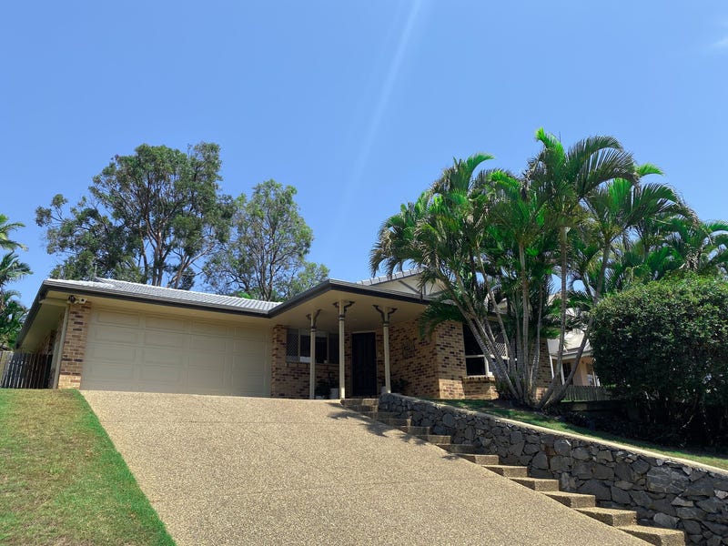 SOLD – Offers over $710k