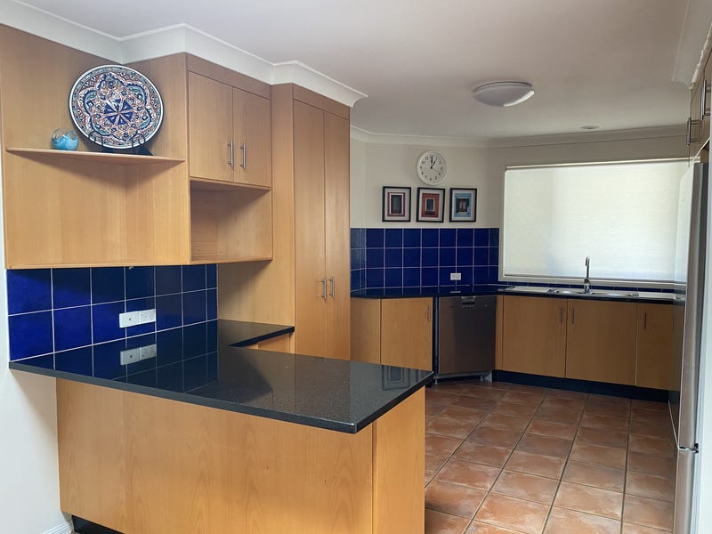 SOLD – Offers over $710k 3