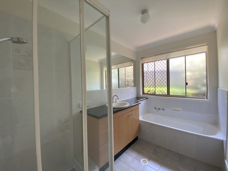 SOLD – Offers over $710k 11