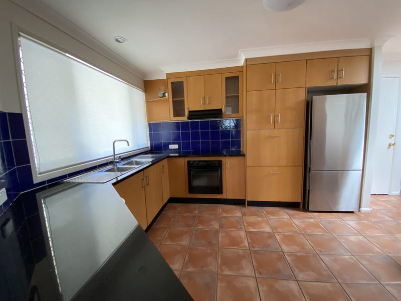 SOLD – Offers over $710k 15