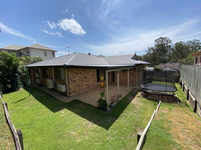SOLD – Offers over $710k 16