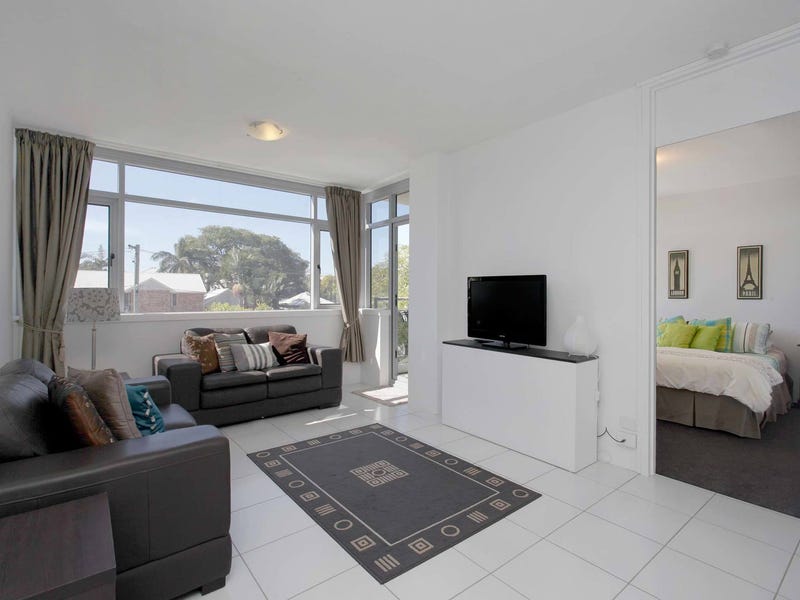 Affordable Riverfront, 2 bedroom apartment in blue chip New Farm