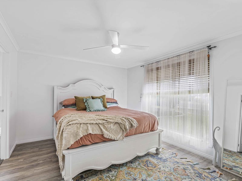 WELL LOVED HOME, JUST MOVE 5