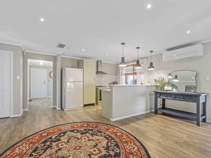 WELL LOVED HOME, JUST MOVE 6