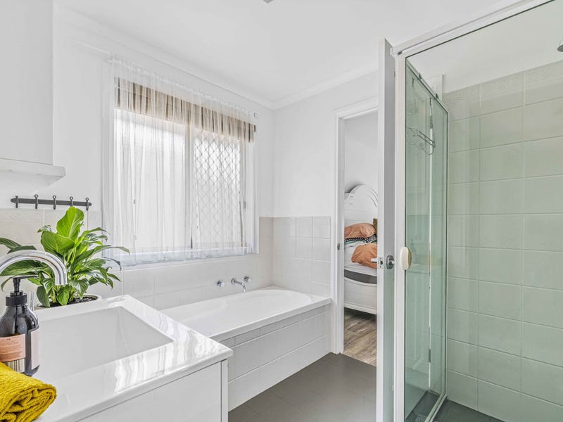 WELL LOVED HOME, JUST MOVE 13