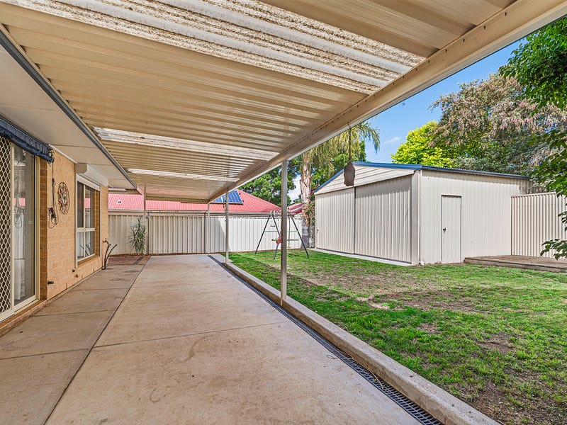 WELL LOVED HOME, JUST MOVE 15