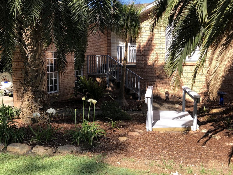 Large Family home close to 6