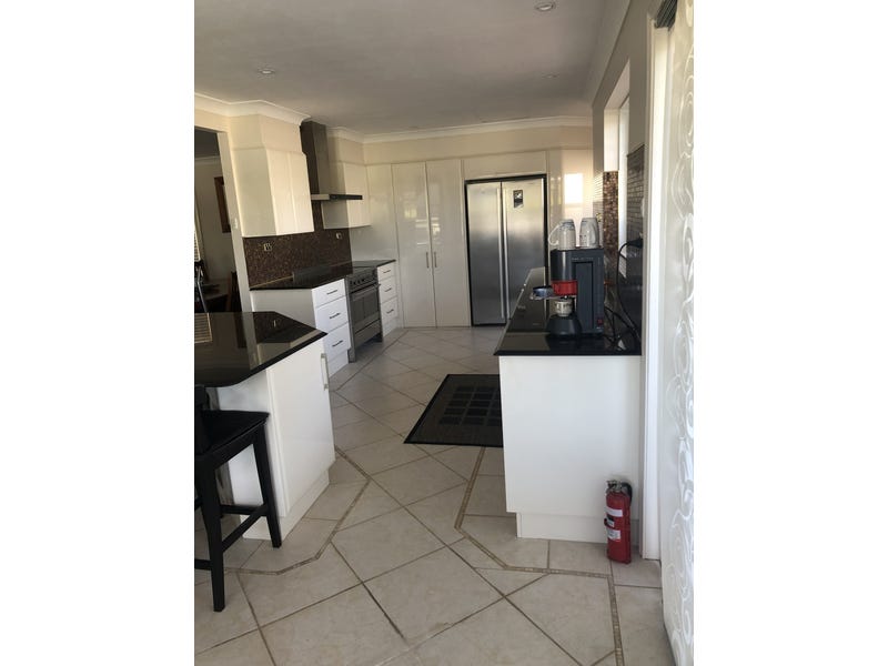 Large Family home close to 8