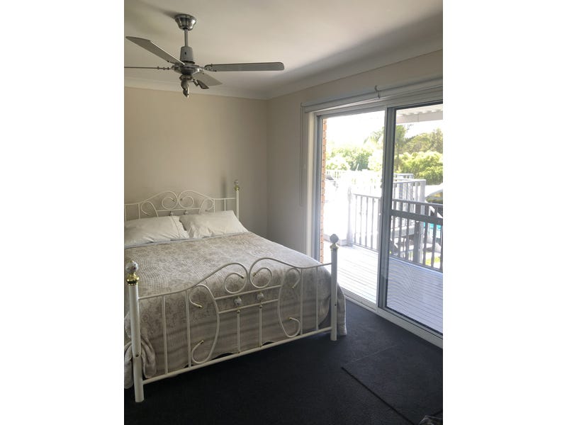 Large Family home close to 13