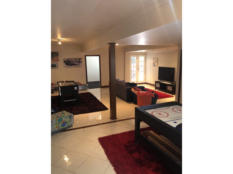 Large Family home close to 19