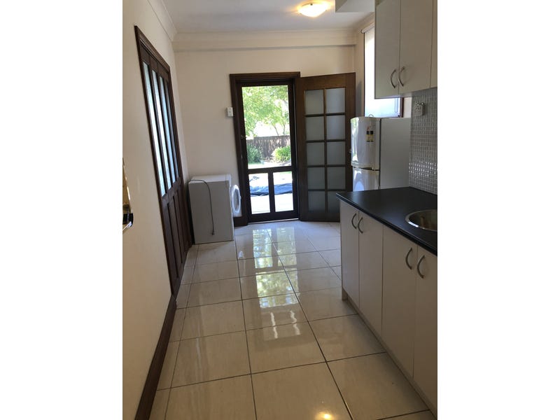 Large Family home close to 21