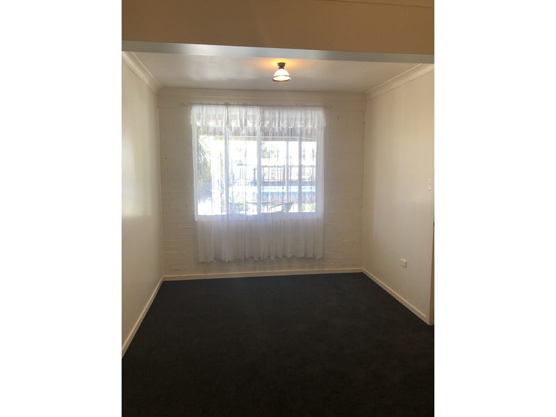 Large Family home close to 25